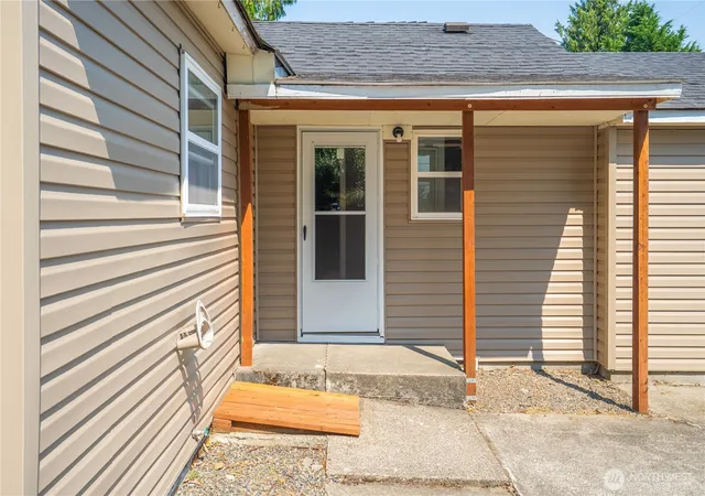 Photo 3 of Sale Pending at 9802 35th Avenue Sw, Seattle, WA 98126 | MLS# NWM2551577 | Listing updated on 2026-10-10