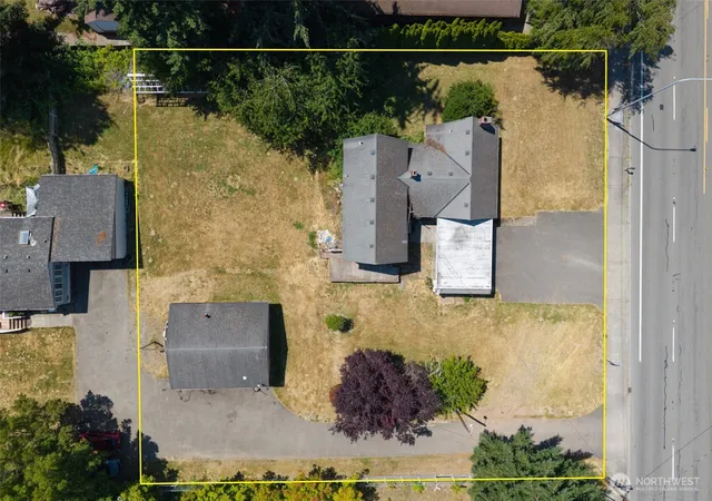 Photo 3 of Single family home for sale at 13041 Se 208th Street, Kent, WA 98031 | MLS# NWM2551665 | Listing updated on 2026-09-21