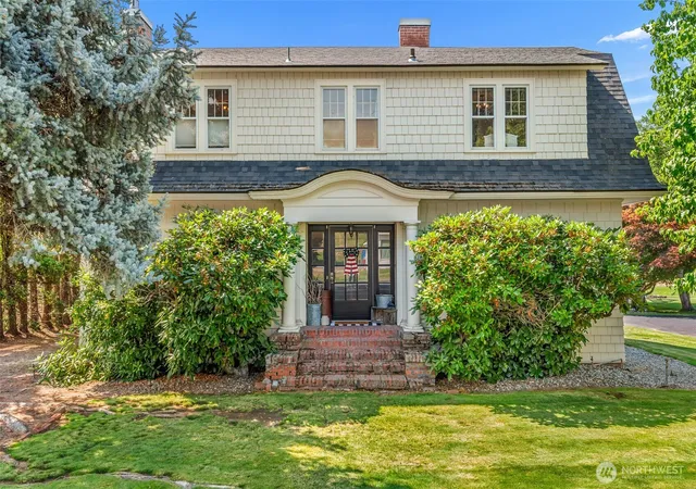 Photo 1 of Single family home for sale at 1105 Easy St, Wenatchee, WA 98801 | MLS# NWM2551669 | Listing updated on 2026-10-05