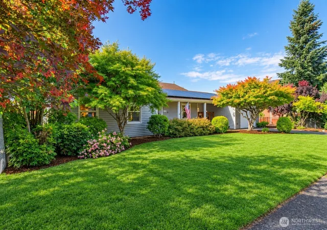 Photo 3 of Single family home for sale at 1021 H St, Centralia, WA 98531 | MLS# NWM2551724 | Listing updated on 2026-09-22