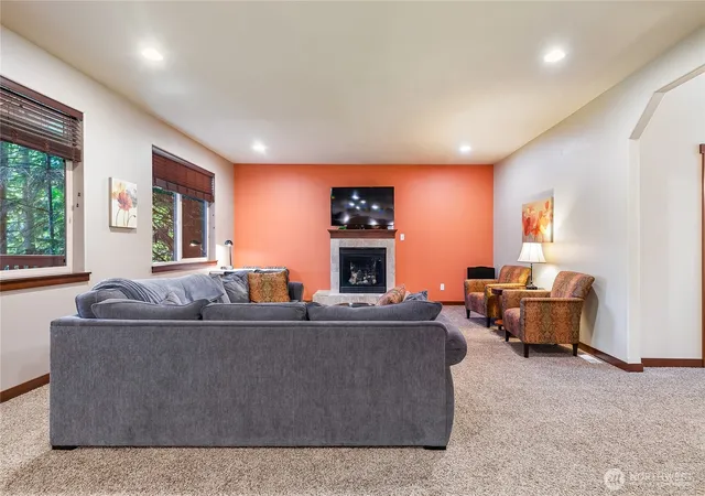 Photo 4 of Single family home for sale at 9 Jasper Ridge Ln, Bellingham, WA 98229 | MLS# NWM2551741 | Listing updated on 2026-09-22