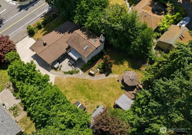 Photo 4 of Single family home for sale at 15621 84th Avenue NE, Kenmore, WA 98028 | MLS# NWM2551747 | Listing updated on 2026-10-02