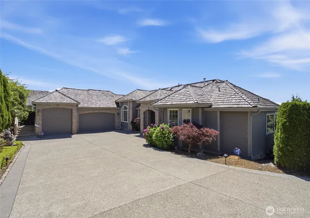 Photo 1 of Single family home for sale at 15423 Se 58th Street, Bellevue, WA 98006 | MLS# NWM2551790 | Listing updated on 2026-10-02