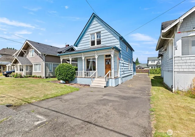 Photo 2 of Single family home for sale at 706 6th Street, Hoquiam, WA 98550 | MLS# NWM2551798 | Listing updated on 2026-09-29