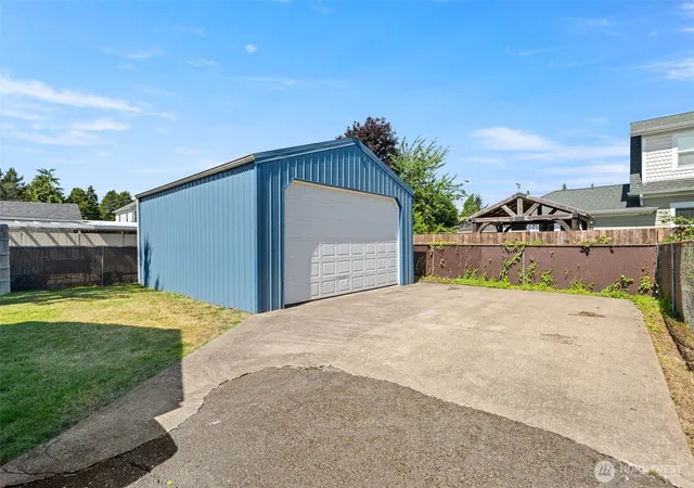 Photo 3 of Single family home for sale at 706 6th Street, Hoquiam, WA 98550 | MLS# NWM2551798 | Listing updated on 2026-09-29