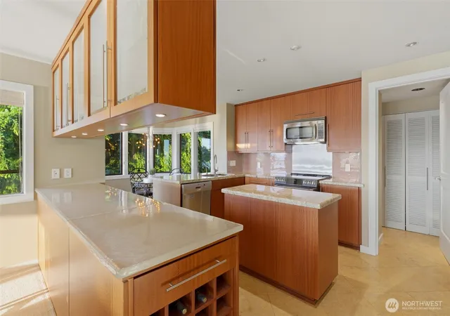 Photo 3 of Sale Pending at 3016 N Narrows Dr #418, Tacoma, WA 98407 | MLS# NWM2551808 | Listing updated on 2026-09-28