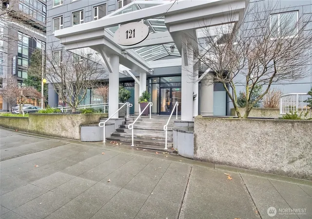 Photo 2 of Condo for sale at 121 Vine St #505, Seattle, WA 98121 | MLS# NWM2551814 | Listing updated on 2026-09-25
