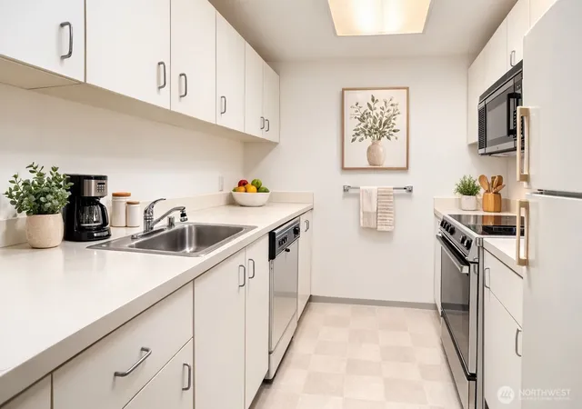 Condo for sale at 121 Vine St #505, Seattle, WA 98121 | MLS# NWM2551814