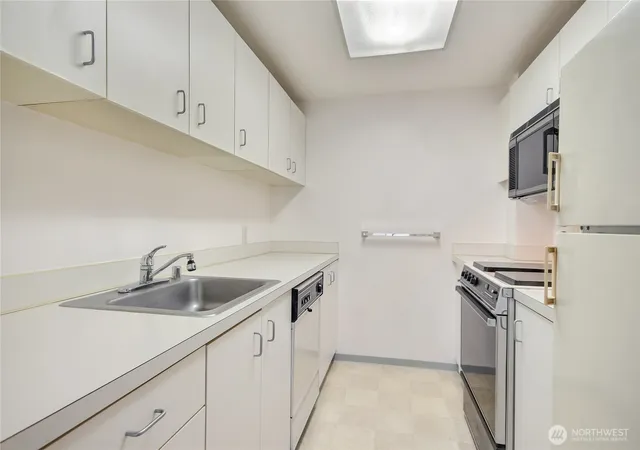 Photo 2 of Condo for sale at 121 Vine St #505, Seattle, WA 98121 | MLS# NWM2551814 | Listing updated on 2026-10-14