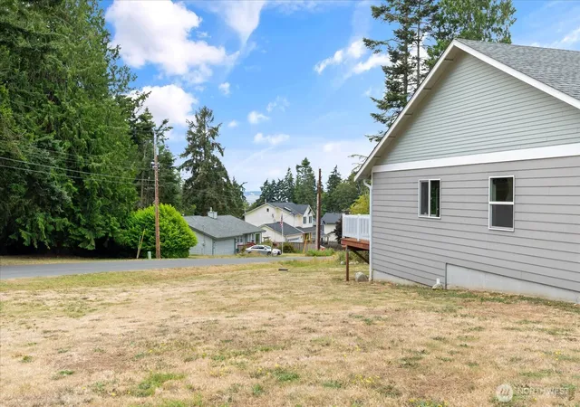 Photo 3 of Sale Pending at 1254 Rickover Dr, Coupeville, WA 98239 | MLS# NWM2551840 | Listing updated on 2026-09-27