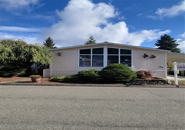 Photo 1 of Manufactured home for sale at 1427 100th Street Sw #82, Everett, WA 98204 | MLS# NWM2551855 | Listing updated on 2026-10-20