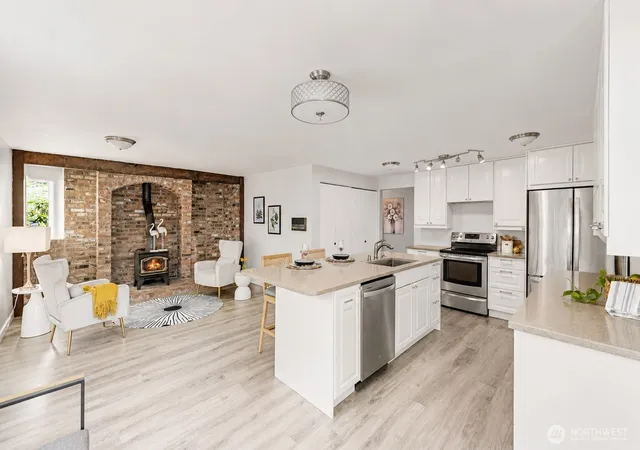 Photo 4 of Single family home for sale at 14910 SE 49th Street, Bellevue, WA 98006 | MLS# NWM2551875 | Listing updated on 2026-09-22