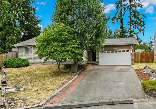 Photo 3 of Single family home for sale at 13822 Se 163rd Street, Renton, WA 98058 | MLS# NWM2551881 | Listing updated on 2026-09-22