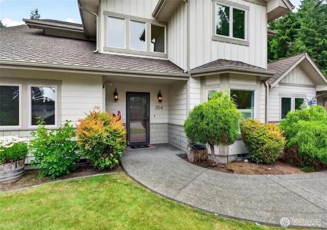 Photo 2 of Single family home for sale at 304 Antonie Ave N, Eatonville, WA 98328 | MLS# NWM2551907 | Listing updated on 2026-09-28