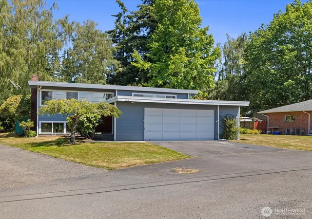 Photo 1 of Single family home for sale at 817 Olympic Blvd #A, Everett, WA 98203 | MLS# NWM2551919 | Listing updated on 2026-09-30