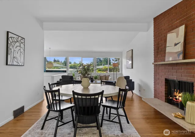Photo 4 of Single family home for sale at 817 Olympic Blvd #A, Everett, WA 98203 | MLS# NWM2551919 | Listing updated on 2026-09-30
