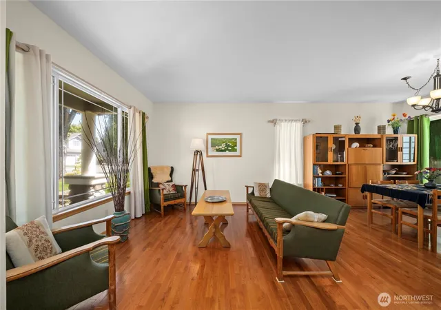 Photo 4 of Single family home for sale at 5119 Perry Dr SE, Auburn, WA 98092 | MLS# NWM2551928 | Listing updated on 2026-09-30