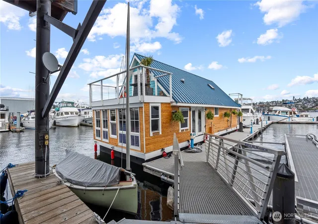 Photo 3 of Single family home for sale at 2144 N Westlake Ave #01DO7, Seattle, WA 98109 | MLS# NWM2551951 | Listing updated on 2026-09-22