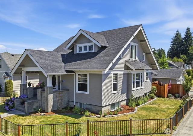 Photo 3 of Single family home for sale at 328 S Anacortes St, Burlington, WA 98233 | MLS# NWM2551956 | Listing updated on 2026-09-30