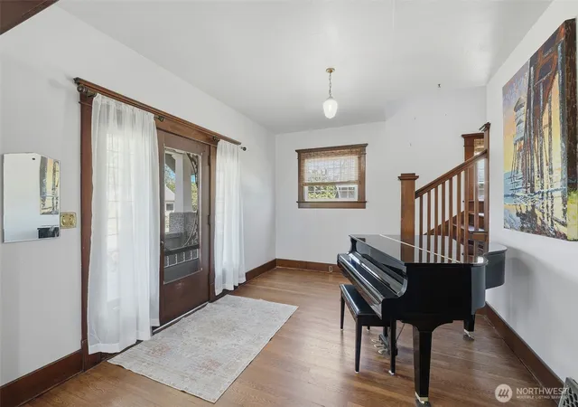 Photo 3 of Single family home for sale at 328 S Anacortes St, Burlington, WA 98233 | MLS# NWM2551956 | Listing updated on 2026-09-30