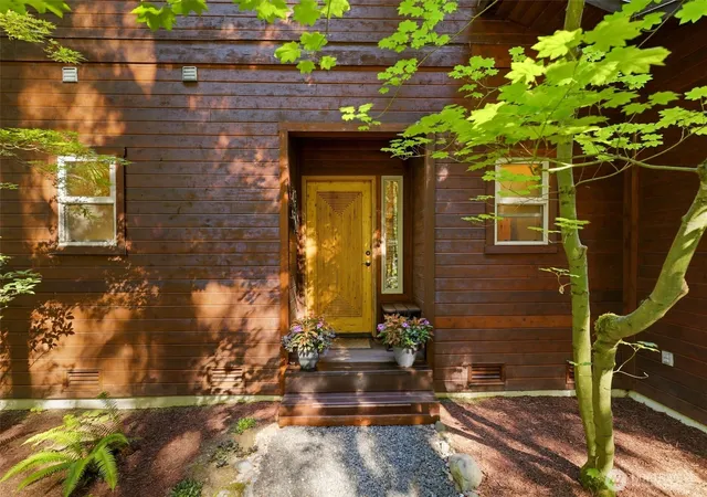 Photo 4 of Sale Pending at 151 E Tamarack Ln, Shelton, WA 98584 | MLS# NWM2551981 | Listing updated on 2026-10-01