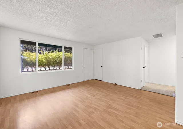 Photo 3 of Single family home for sale at 1112 Ridgeway Dr, Oak Harbor, WA 98277 | MLS# NWM2551984 | Listing updated on 2026-09-22
