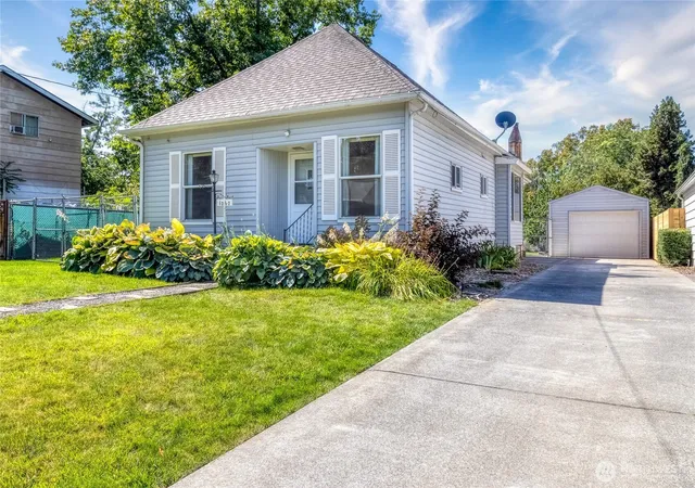 Photo 1 of Sale Pending at 1060 Francis Ave, Walla Walla, WA 99362 | MLS# NWM2551986 | Listing updated on 2026-09-19
