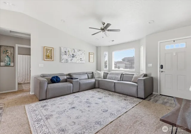 Photo 2 of Single family home for sale at 915 E Mt Adams St, Othello, WA 99344 | MLS# NWM2552022 | Listing updated on 2026-09-22