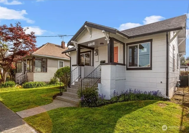 Photo 1 of Single family home for sale at 238 Meadow N, Renton, WA 98057 | MLS# NWM2552052 | Listing updated on 2026-09-22