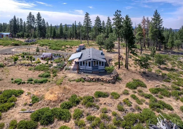 Photo 2 of Manufactured home for sale at 20 Buck Rdg Dr, Goldendale, WA 98620 | MLS# NWM2552075 | Listing updated on 2026-09-22