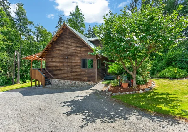Photo 3 of Sale Pending at 1649 Hemlock Dr, Camano Island, WA 98282 | MLS# NWM2552092 | Listing updated on 2026-09-25