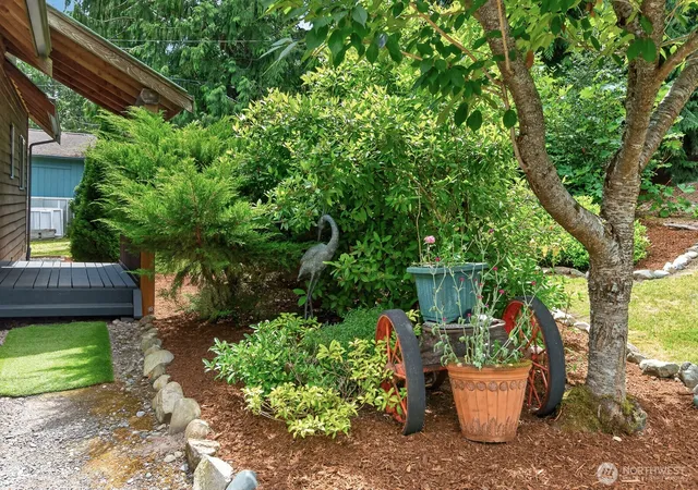 Photo 4 of Sale Pending at 1649 Hemlock Dr, Camano Island, WA 98282 | MLS# NWM2552092 | Listing updated on 2026-09-25