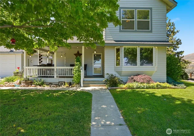 Photo 1 of Single family home for sale at 530 Wakatak Rd, Yakima, WA 98908 | MLS# NWM2552114 | Listing updated on 2026-09-22