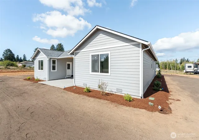 Photo 3 of Single family home for sale at 607 Brown Rd, Adna, WA 98522 | MLS# NWM2552119 | Listing updated on 2026-09-25