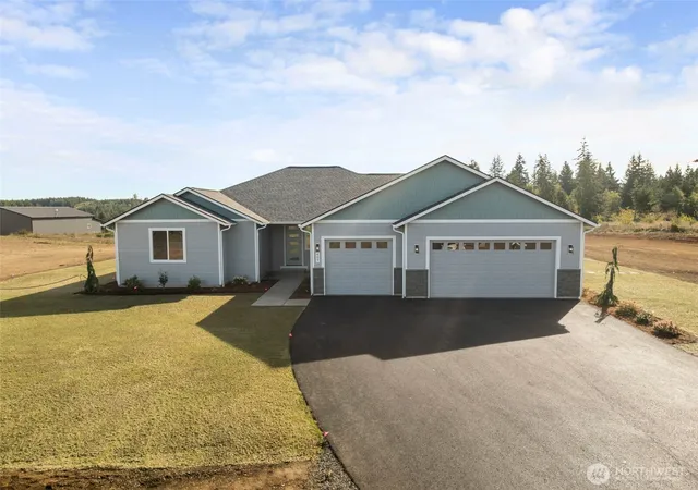 Photo 2 of Single family home for sale at 607 Brown Rd, Adna, WA 98522 | MLS# NWM2552119 | Listing updated on 2026-10-19