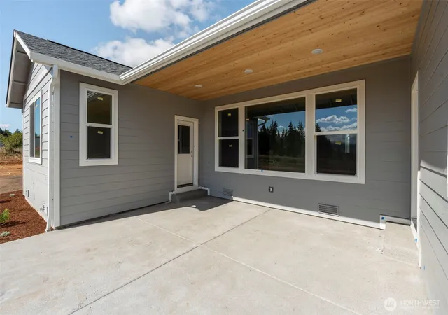 Photo 3 of Single family home for sale at 607 Brown Rd, Adna, WA 98522 | MLS# NWM2552119 | Listing updated on 2026-09-25