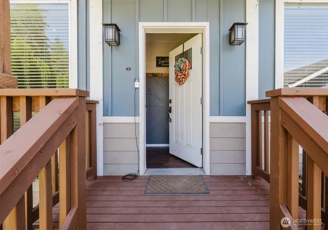 Photo 3 of Manufactured home for sale at 5709 Ne Woodburn Rd, Kingston, WA 98346 | MLS# NWM2552154 | Listing updated on 2026-09-25
