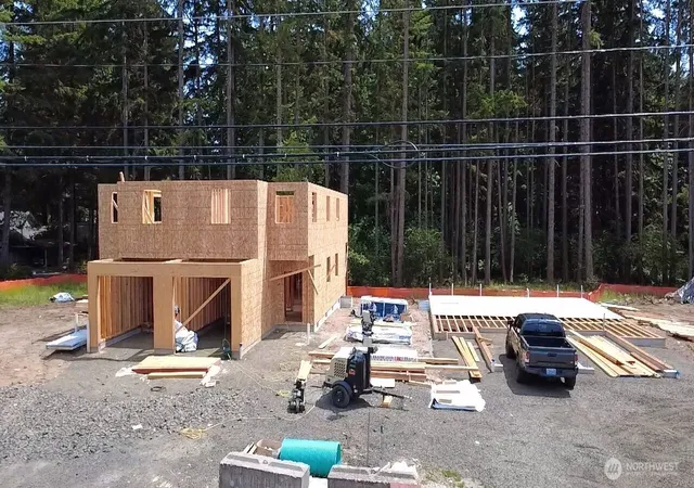 Photo 3 of Multi family home for sale at 1624 Decatur St Sw, Olympia, WA 98502 | MLS# NWM2552161 | Listing updated on 2026-09-22