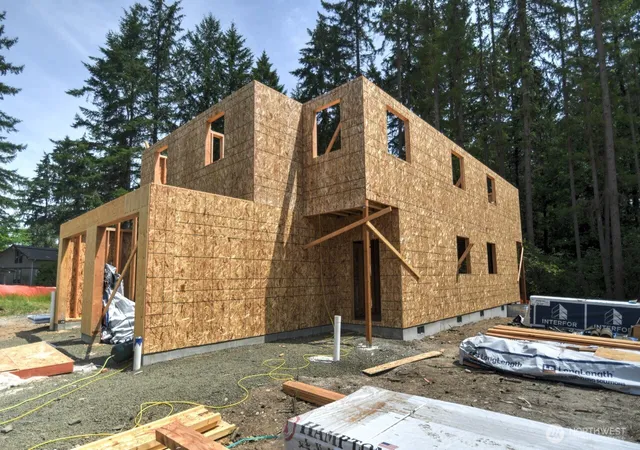 Photo 3 of House for sale at 1624 Decatur St SW, Olympia, WA 98502 | MLS# NWM2552161 | Listing updated on 2026-09-22