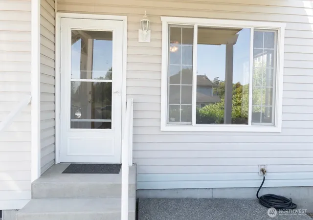 Photo 3 of Townhouse for sale at 725 Judson St #104, Lynden, WA 98264 | MLS# NWM2552171 | Listing updated on 2026-09-22