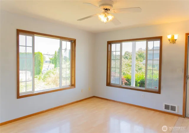 Photo 4 of Townhouse for sale at 725 Judson St #104, Lynden, WA 98264 | MLS# NWM2552171 | Listing updated on 2026-09-22