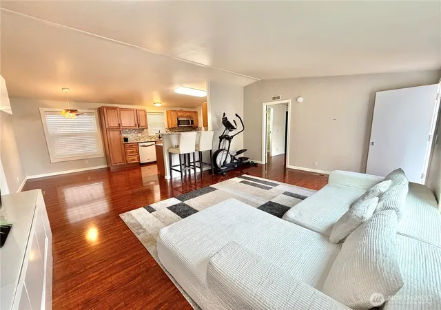 Photo 3 of Manufactured home for sale at 15410 Se 272nd Street #10, Kent, WA 98042 | MLS# NWM2552185 | Listing updated on 2026-09-29