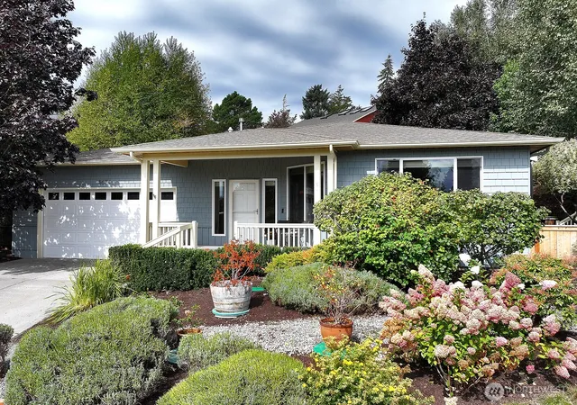 Single family home for sale at 5674 Lenz Pl, Langley, WA 98260 | MLS# NWM2552209