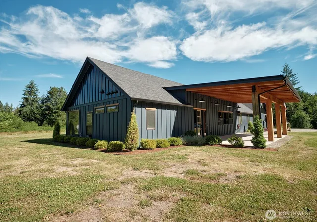 Photo 4 of Single family home for sale at 254 Oxbow Rd, Woodland, WA 98674 | MLS# NWM2552246 | Listing updated on 2026-09-25