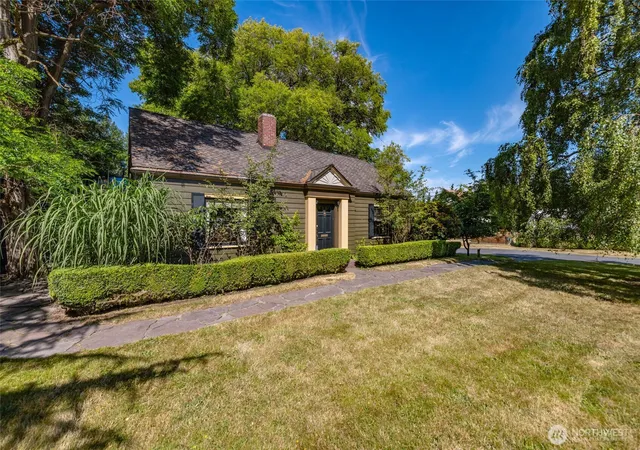 Photo 1 of Single family home for sale at 579 Se Ely St, Oak Harbor, WA 98277 | MLS# NWM2552313 | Listing updated on 2026-10-03