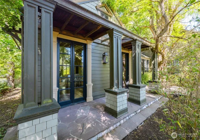 Photo 4 of Single family home for sale at 579 SE Ely St, Oak Harbor, WA 98277 | MLS# NWM2552313 | Listing updated on 2026-10-03