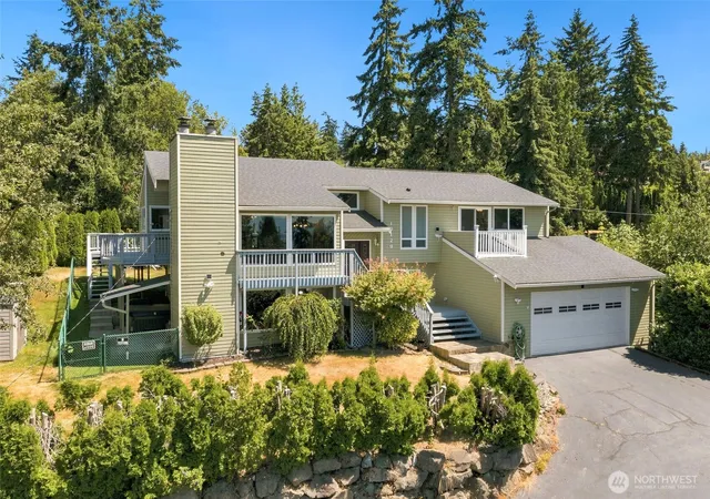 Photo 1 of Single family home for sale at 10129 63rd Place W, Mukilteo, WA 98275 | MLS# NWM2552333 | Listing updated on 2026-09-22
