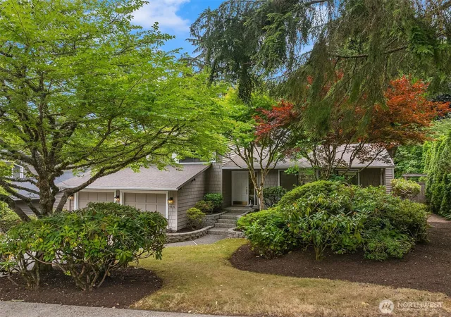Photo 3 of Sale Pending at 4836 158th Place Se, Bellevue, WA 98006 | MLS# NWM2552336 | Listing updated on 2026-09-04