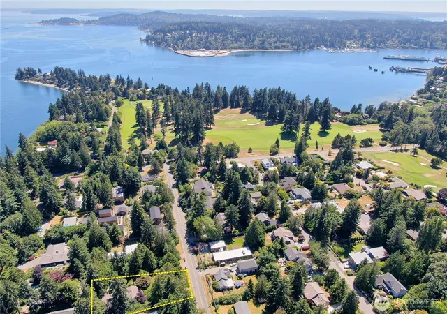 Photo 1 of Sale Pending at 676 Park Ave Ne, Bainbridge Island, WA 98110 | MLS# NWM2552337 | Listing updated on 2026-09-25