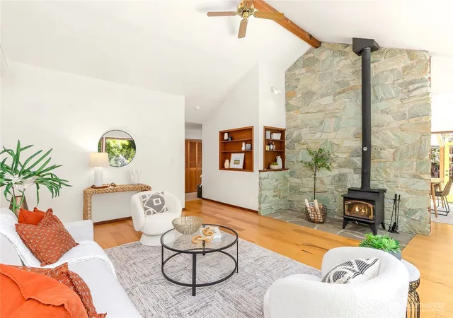 Photo 3 of Sale Pending at 676 Park Ave Ne, Bainbridge Island, WA 98110 | MLS# NWM2552337 | Listing updated on 2026-09-25